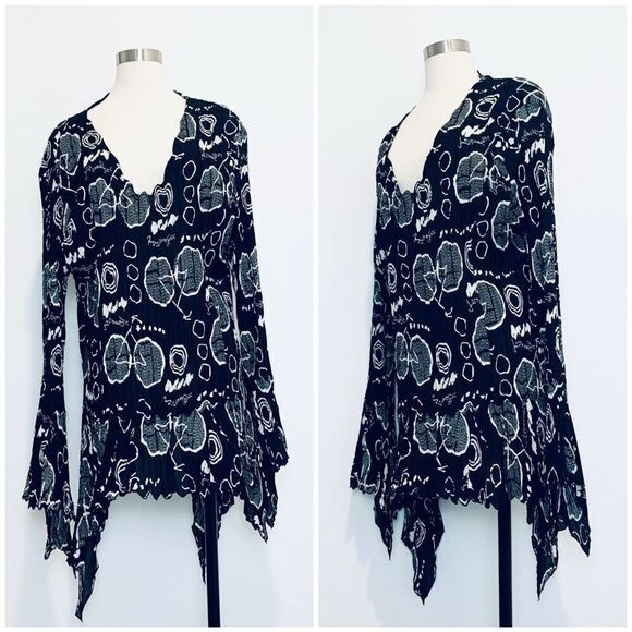 Dress U II Black Crinkle Handkerchief Bell Blouse Geo Bike Abstract 3X - Picture 1 of 8